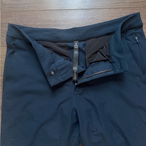 Lululemon Men's Navy Pants - Picture 2 of 3
